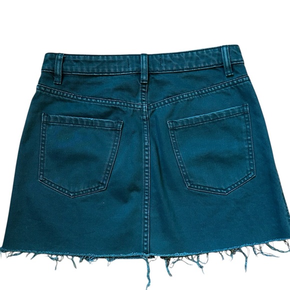 Free People Zip It Up Distressed Raw Hem Green Cotton Denim Mini Skirt Size 28/6 - Picture 5 of 8